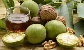 Walnuss -Infusion, um Parasiten aus dem Körper zu entfernen